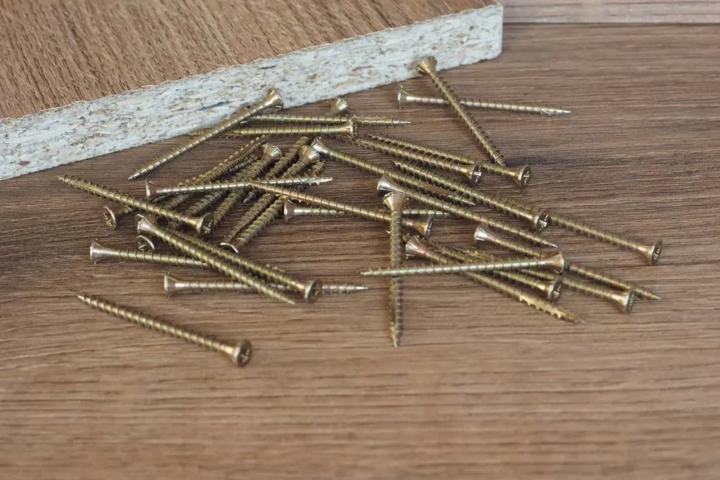 vis-bois-en-ligne-les-standards-a-connaitre-pour-un-vissage-sans-faille